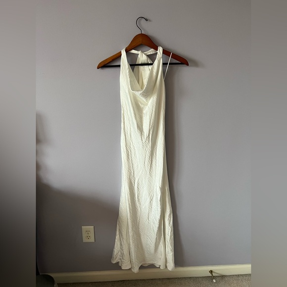 Dresses & Skirts - NWT Elegant Ivory Halter Dress